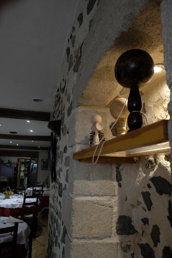 Le Bilboquet Hotell Le Puy-en-Velay Exteriör bild